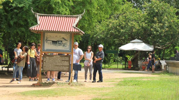 Choeung Ek Genocidal Center